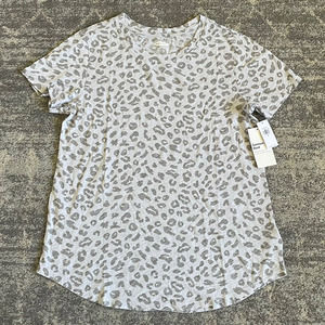 Old Navy Everywear M Tee Shirt Leopard Gray Short Sleeve Lightweight NWT P2